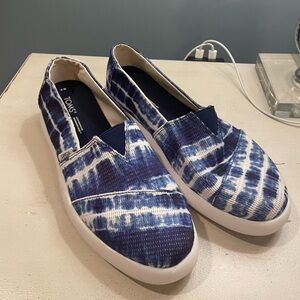 TOMS alpargata mallow blue tie dye shoes 9 women’s